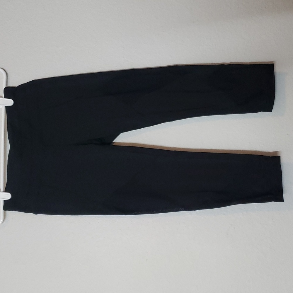 Athleta small cropped leggings.